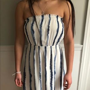 Quiksilver women’s maxi dress. Strapless, Size Small